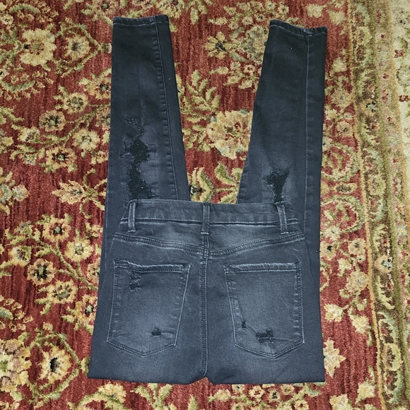Bundle 3 for $25 / No Boundaries jeans - Picture 2 of 3